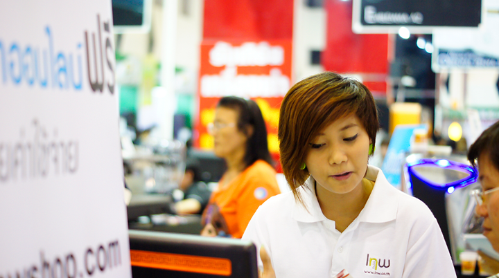 LnwShop จัดบูธประชาสัมพันธ์ ชี้ช่องรวย 2011